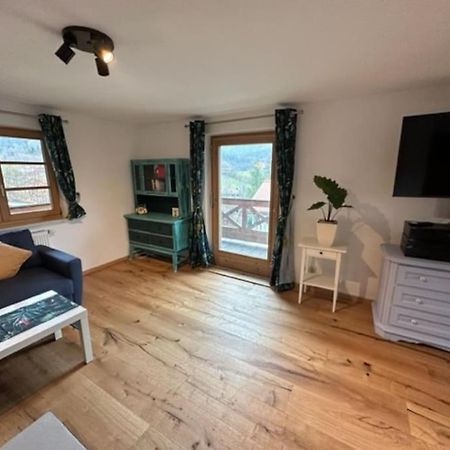 Charmante Farbenfrohe Wohnung Fuer Zwei Fischbachau Buitenkant foto