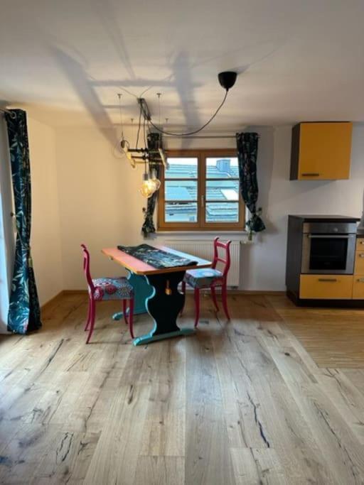 Charmante Farbenfrohe Wohnung Fuer Zwei Fischbachau Buitenkant foto